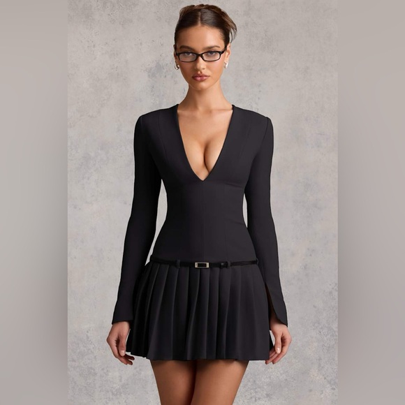 Oh Polly Fiorella Long-Sleeve Pleated Mini Dress in Black - Size 2 - Picture 2 of 15
